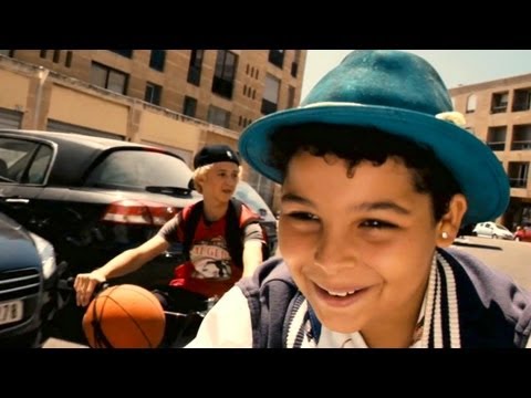 vraie - La Vraie Vie des Profs Extrait du Film dans les rues de Marseille. Au cinéma le 20 février 2013 Rejoignez-nous sur Facebook http://FB.com/Filmsactu & http://...
