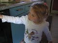 Alicia Zingt Alle eendjes Zwemme in het water
