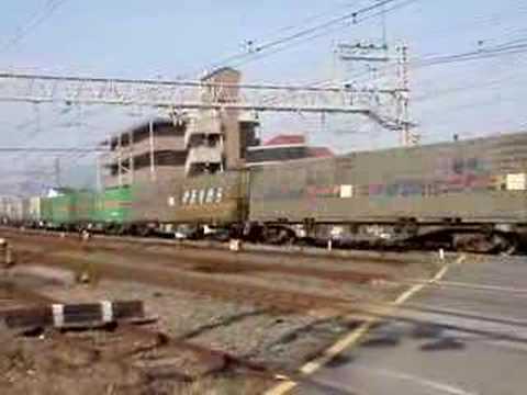 2008.01.10　石山駅付近をゆくＥＦ200
