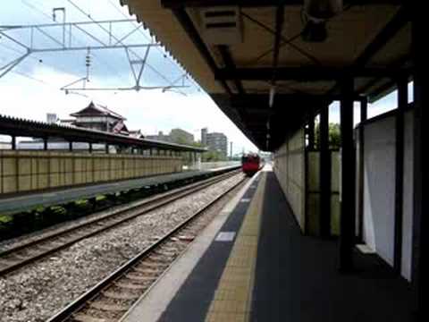 キハ185系ゆふ、天拝山駅通過