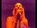 Mariana Merigo no Anexo cantando Janis Joplin