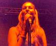 Mariana Merigo no Anexo cantando Janis Joplin