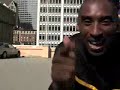 Kobe Bryant Arabanın Üzerinden Zıplıyor.