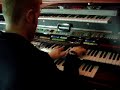 a short clip of linus k�se playing the technics u-90