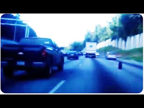 Falls - Vote for JukinVideo in the Streamy's. CLICK HERE: http://bit.ly/JukinVideoStreamy As this car travels down the highway, its tire falls off! The car driver either doesn't realize the tire has...