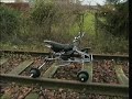 Pocket Bike f�hrt auf Eisenbahnschienen -Pocketbike on rails