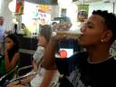Eden  Virando o copo de Chopps
