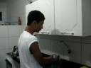 Creu lavando os pratos Creu lavando os pratos