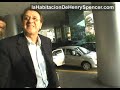 Henry Spencer se encuentra con Kiko (Carlos Villagrán)