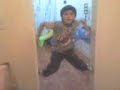 erik trepando puertas