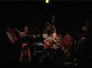 pontiakos , morceau grecque , jam avec sur sc�ne tim sparks (guitar), yoram rosilio (cb), gilles finzi (bouzouki), adrian iordan (accord�on), sylvain dupuis (cajon), camille chapelli�re (clarinette).
en ecoute sur www.myspace.com/finzime
infos : www.myspace.fr/finzime