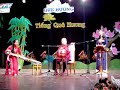 prof. tran van khe and 2 his little talented students: hai phuong (dan tranh), hai yen (percussion) in 25th anniversary thqh. the sound is great and very sentimental!

video by kh�nh v�n