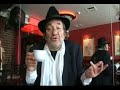 Jeden z nielicznych kabaretów polskich, który prezentuje humor żydowski - Kabaret Derkacz