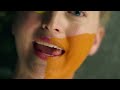 From tUnE-yArDs second album, whokill - released 18th April 2011 through 4AD. Download a free MP3 of 'Bizness' here - www.tune-yards.com Directed by Mimi Cave Further info: www.4ad.com http tune-yards.com
