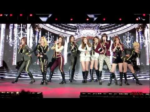케이팝 - This is everything I captured at the SBS Kpop Super Concert in America at The Verizon Wireless Amphitheater in Irvine Ca. This video contains the entire perf...