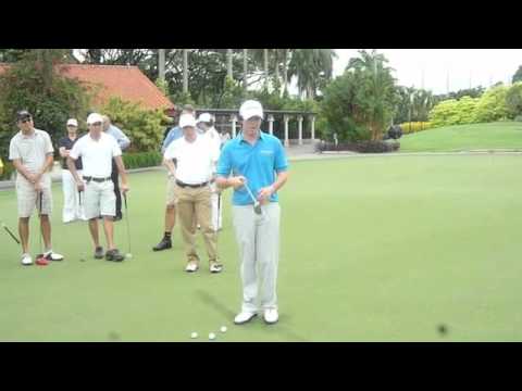 2010 1108 Putting with Rory McIlroy