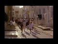 claudia cardinale la goulettoise dans son pays la tunisie et sa ville la goulette (tunis)

je suis fiere d'�tre � tunisienne et je revendique toujours ma tunisianit�

claudia cardinale, � la surprise g�n�rale, est descendue toute seule, souriante, tr�s en forme pour une promenade autour de la piscine. de l�, elle s'est arr�t�e pour jeter un long regard sur la mer �tale et d'un bleu royal. elle se promenait � son aise, en tunisienne qui retrouve ses rep�res, ses couleurs, ses lumi�res et la chaleur d'un pays qu'elle n'a jamais oubli� et qu'elle retrouve avec beaucoup de tendresse, une promenade o� elle s'arr�tait pour rendre les saluts sur son passage.
pour plus d'info visitez : tunisiens-stars.skyblog.com