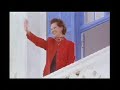 claudia cardinale la goulettoise dans son pays la tunisie et sa ville la goulette (tunis)

je suis fiere d'�tre � tunisienne et je revendique toujours ma tunisianit�

claudia cardinale, � la surprise g�n�rale, est descendue toute seule, souriante, tr�s en forme pour une promenade autour de la piscine. de l�, elle s'est arr�t�e pour jeter un long regard sur la mer �tale et d'un bleu royal. elle se promenait � son aise, en tunisienne qui retrouve ses rep�res, ses couleurs, ses lumi�res et la chaleur d'un pays qu'elle n'a jamais oubli� et qu'elle retrouve avec beaucoup de tendresse, une promenade o� elle s'arr�tait pour rendre les saluts sur son passage.
pour plus d'info visitez : tunisiens-stars.skyblog.com