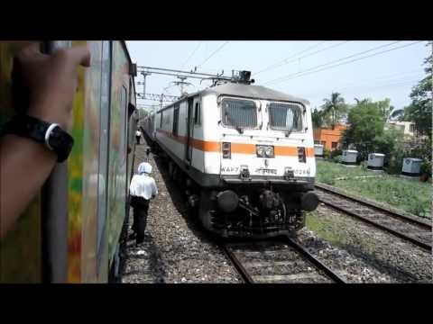 Howrah Rajdhani - Some rather unexpected action from Eastern Railways. Our 12260 New Delhi Sealdah Duronto Express stopped at Asansol for an unscheduled halt of five minutes, ...