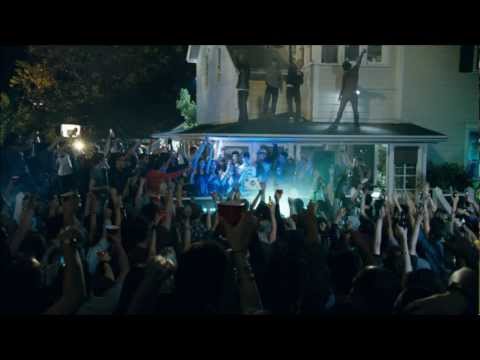belle plotte - la bouteille dans main le club yer plein ma belle jaime quand tu bouge asoir ya pas d'lendemain Ayayaye pourquoi tu t'frotte comme sa tes cochonne asoir ? pa...