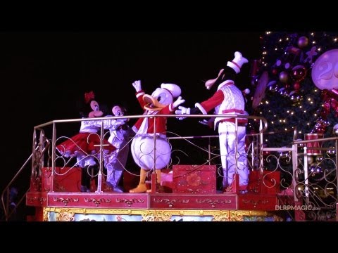 dlrpmagicvideo - Christmas Tree Lighting Ceremony (La Cérémonie d'Illumination du Sapin de Noël) at Disneyland Paris — Disney's Enchanted Christmas by http://www.dlrpmagic.co...