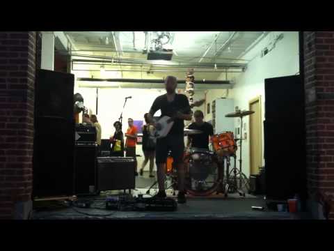 sannhet - Dead in August.