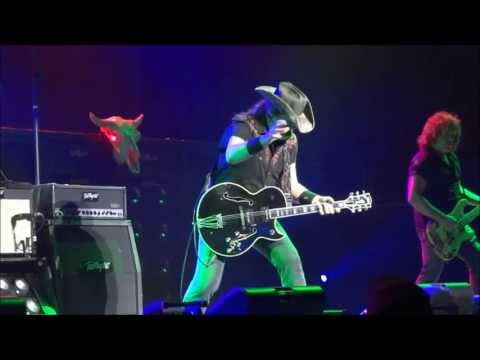 Nugent - Ted Nugent performing