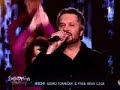 Spevák Marcel Palonder spieva svoju pieseň Kým nás máš v 2. kole súťaže Eurovision Song Contest 2009 ako porotca súťaže