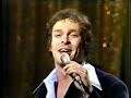 john sings 