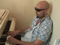Anis en studio - le crooner est en forme