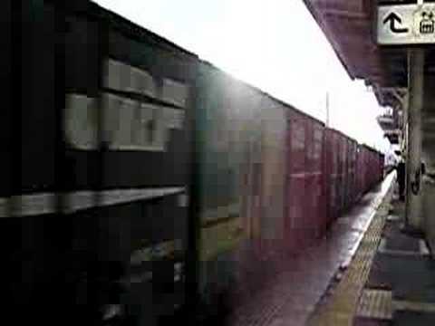 ＥＦ６６貨物列車通過