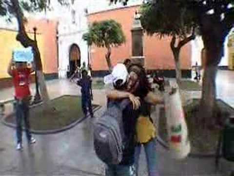 Abrazos Gratis Trujillo, Peru ...