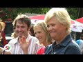 sv �pnet �rets valgkamp med en gatefest for bedre milj�, med konsert og milj�torg p� vaterland i oslo 9. august 2007. oslo svs ordf�rerkandidat marianne borgen �pnet, og skrimmel skrammel, samsaya, the groove experience, darkside of the force og ila auto stod for musikken.