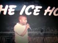 Comedian Steve Flye speaks spanish?