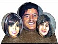 Monolito por Iliana Calabro Marcelo Tinelli y Moria Casan