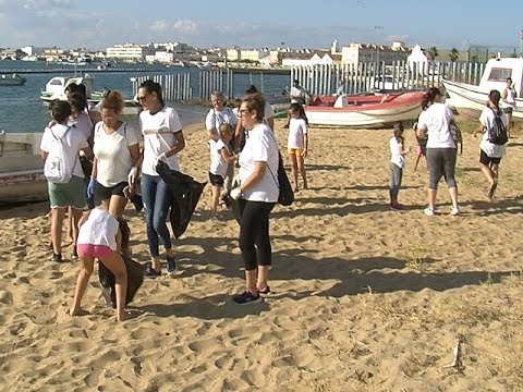 ARATI realiza Limpieza de Playas Marea Blanca (Isla Cristina)