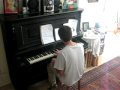 Tocando Piano