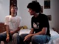 Um-gajo-a-entrar-em-