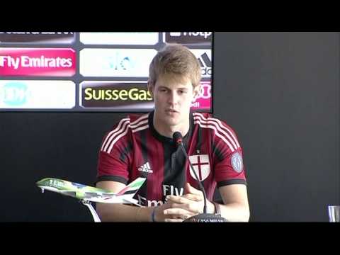 Club's new signings Agazzi & Albertazzi | AC Milan Official