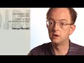 zone libre (20-4-07)

le film les r�fugi�s de la plan�te bleue donne la parole aux r�fugi�s environnementaux, ces personnes qui doivent quitter le lieu o� ils habitent en raison d'une menace environnementale. bernard faucher joint l'un des deux r�alisateurs du film, jean-philippe duval. 
 
lorsque h�l�ne choquette a entendu que le nombre de r�fugi�s environnementaux a surpass� le nombre de r�fugi�s politiques et de guerre (onu, 2003), elle a voulu en savoir davantage. apr�s quelques recherches sur la situation, ils se sont aper�us que la r�alit� des r�fugi�s environnementaux �tait peu connue et peu document�e. l'onu tentait, � ce moment-l�, de mieux d�finir et comprendre cette r�alit�. il s'agit, selon eux, du premier documentaire qui traite de la question. 
 
le film a exig� deux ans de travail. ils ont tourn� aux maldives (pour pr�senter un cas embl�matique du r�chauffement climatique), au br�sil (un exemple de pays �mergent) et en alberta (pour donner l'exemple d'un pays occidental). le documentaire traite des trois probl�mes environnementaux qui entra�nent les migrations forc�es : la d�sertification, l'�l�vation du niveau de la mer et les �v�nements climatiques extr�mes. les deux r�alisateurs ne voulaient pas faire un film trop scientifique; ils ont voulu montrer la r�alit� humaine derri�re ce ph�nom�ne. 
 
en tournant le film, les r�alisateurs ont pu constater l'ampleur du probl�me. jean-philippe duval est assez alarmiste. l'indiff�rence envers le r�chauffement climatique et ses cons�quences d�sastreuses sur l'environnement et la vie des humains l'a surpris. il croit que l'humain ne se pr�occupe pas assez des cons�quences de ses gestes et qu'il recherche uniquement le profit. il pr�voit, comme un des intervenants dans le film, que les pays riches vont changer leurs habitudes lorsqu'ils vont �tre encore plus touch�s par ces ph�nom�nes. 

# les r�fugi�s environnementaux en chiffres 
ces informations proviennent de l'article � les r�fugi�s du climat �, paru dans l'actualit� du 1er d�cembre 2006. 
# selon le service canadien du renseignement de s�curit�, le canada recevra plus de demandes d'immigration en raison des changements climatiques, notamment de la chine et du pakistan. 
# en septembre 2005, 1,5 million d'am�ricains ont �t� d�plac�s en raison de l'ouragan katrina. 
# en 2005, 25 millions d'�cor�fugi�s ont �t� d�plac�s, comparativement � 9,2 millions de r�fugi�s politiques. 
# selon l'institut pour l'environnement et la s�curit� humaine de l'universit� des nations unies, il y aura 50 millions d'�cor�fugi�s en 2010.