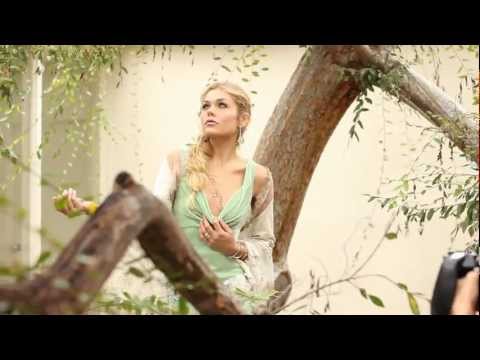 fashion shoot - Photographer Joan Allen takes you behind the scenes on a recent fashion photo shoot. Photo Shoot Credits: Filmed and edited by Nardeep Khurmi www.nardeepkhur...