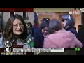 www.lasmalaslenguas.es Los fascistas del PP mandan cargar a la policía nacional contra menores de edad que protestan porque los recortes a la educación pública de la derechona han llegado a tal extremo que los alumnos tienen que ir con mantas al colegio porque no hay calefacción. Ocho estudiantes fueron detenidos en las protestas estudiantiles del pasado jueves 16 de febrero de 2012 y varios menores de edad fueron heridos por las fuerzas de seguridad del gobierno ultraderechista español.