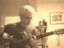 Feltbeats singing.Comment..