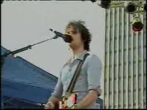 Fratellis sing Flathead in concert ...