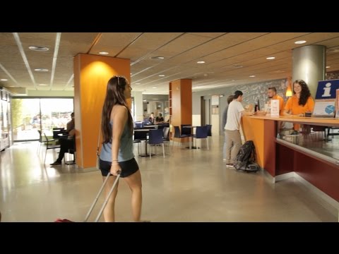 Barcelona Pere Tarres Youth Hostel Videosu
