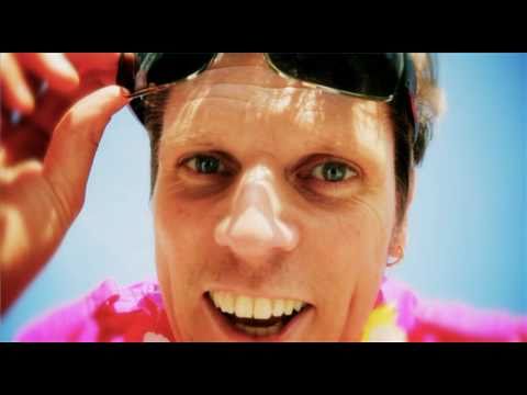 HIKE - Lekker Lekker In De Zon (Official Videoclip)
