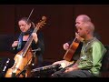 constantinople es un conjunto sui generis, que centra su ejecuci�n en la m�sica procedente de la 
antigua persia y motivos populares del oriente medio. la interacci�n de artes musicales tan 
dis�mbolos �oriental y jarocho� la explica jos� angel de la siguiente forma: 
