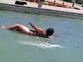 Viejo nudista en la plaza belén Viejo nudista en la plaza belén