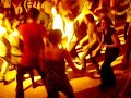 L'école de veuze joue une suite de branles noirmoutiers, danse traditionnelle vendéenne . Ces danseurs ont été filmés 1e 10 novembre 2007 à la Garnache .
