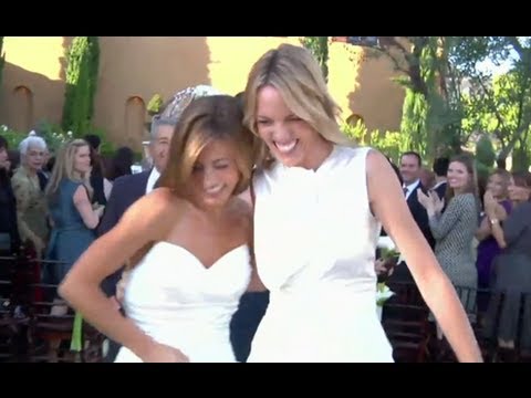 Expedia Lesbian Wedding Commercial Angers Anti-Gay Nuts Video